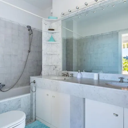 公寓 Les Balcons D'eze By Interhome *