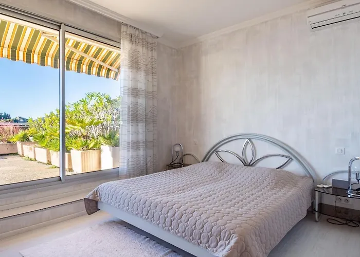 شقة Les Balcons D'eze-1 By Interhome *